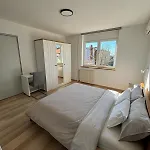 Vita2 *